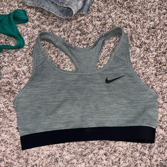 Nike Women's Heathered Gray Sports Bra - Picture 1 of 4